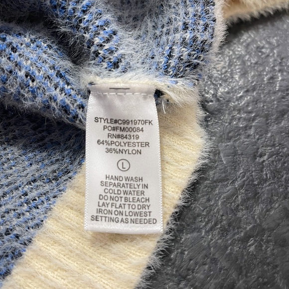 Cheetah Print Sweater - Size Large - Picture 10 of 10